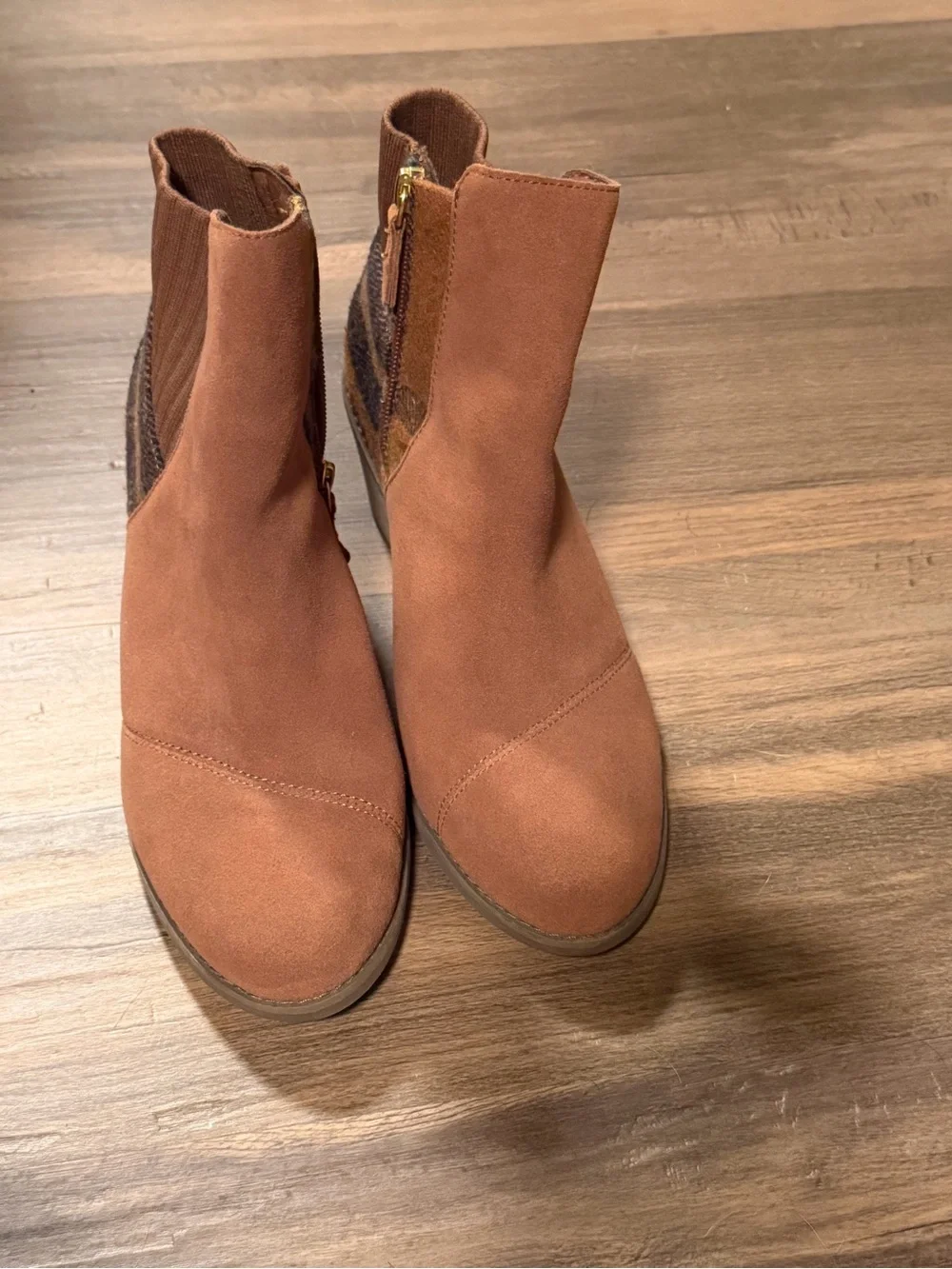 TOMS Cognac Faux Suede Plaid Wedge Ankle Booties Women’s Size 9